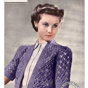 Puede incluir: Un patrón de tejido vintage para un bolero de encaje, diseñado para un busto de 84-86 cm. El patrón es del folleto Weldons No. 376 y requiere 113 gramos de hilo de 3 cabos.