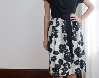 1950's silk black and white floral party dress / size small