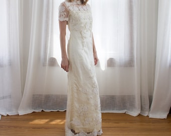 1960's Lace Sheath Style Wedding dress / Ivory Satin / size XS / detachable train