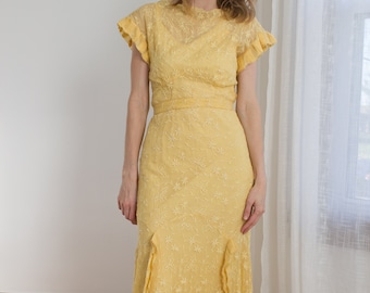 1920's golden yellow silk gown with matching slip / embroidered / Size small