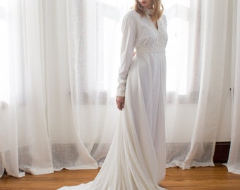 1970's jersey knit wedding dress / long sleeve / high neck / keyhole / size Large