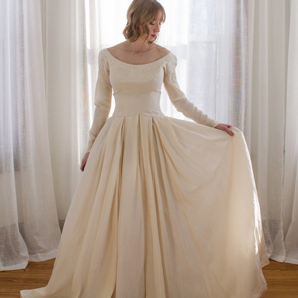 1950's Ivory long sleeve wedding dress / boat neck / silk / taffeta / ballgown / modest / xxs xs