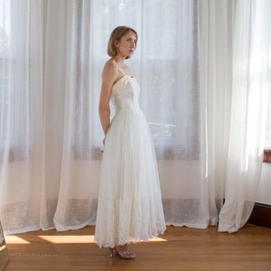 1950's Tea Length Wedding Dress / Chantilly lace / Bolero / off-white / Size XS