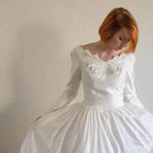 1950&#39;s Embellished Silk Wedding Gown / Size XS S / 25&quot; Waist