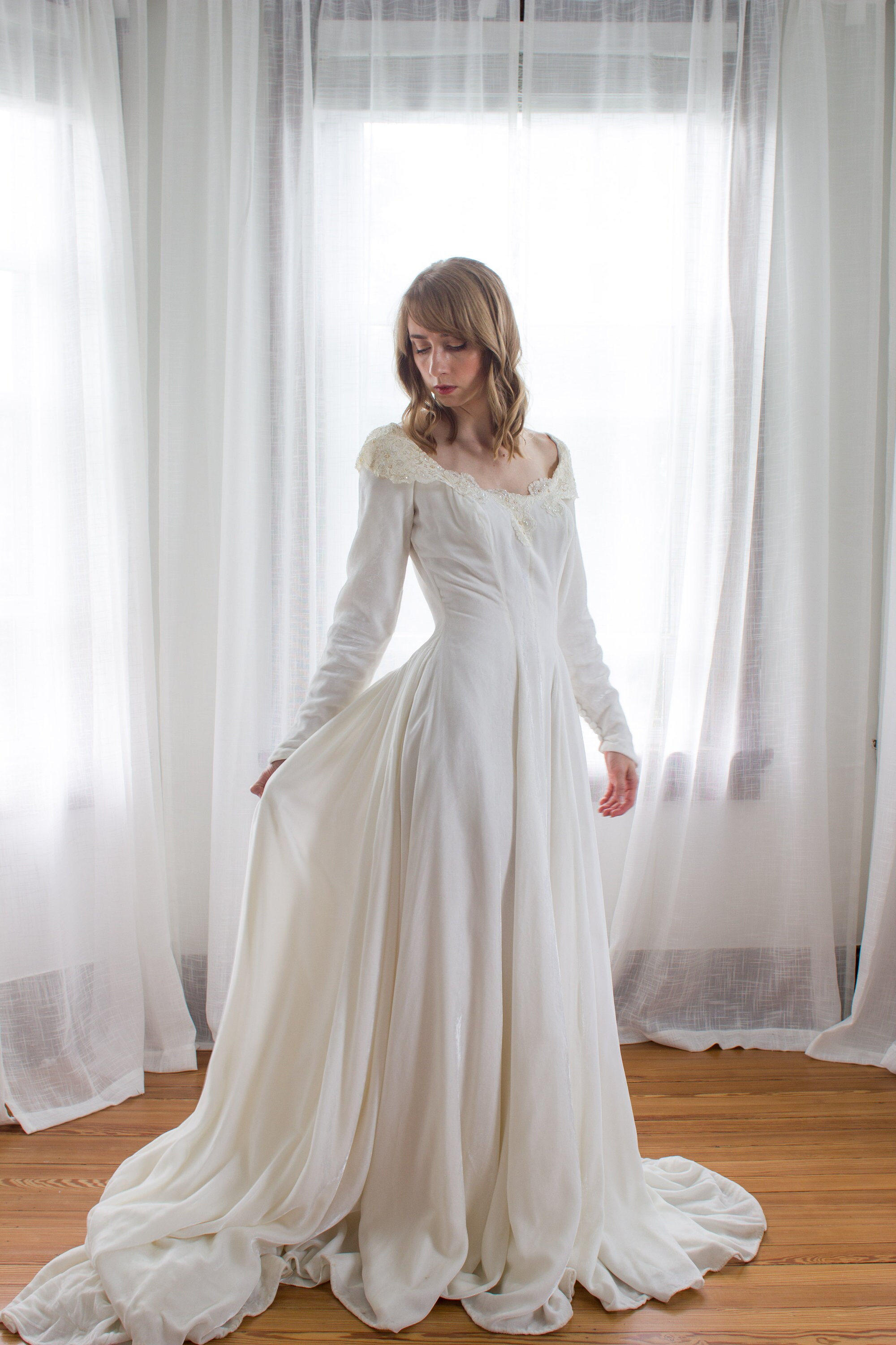 Long Sleeve Dusty Blue Wedding Dresses With Slit V Neck Velvet Rustic –  SheerGirl