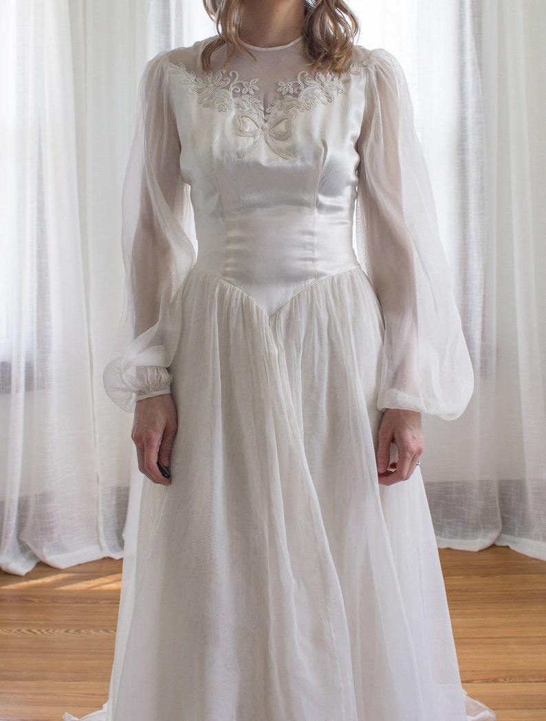 1940's Bishop Sleeve Wedding Gown / Wedding Dress / Satin - Etsy
