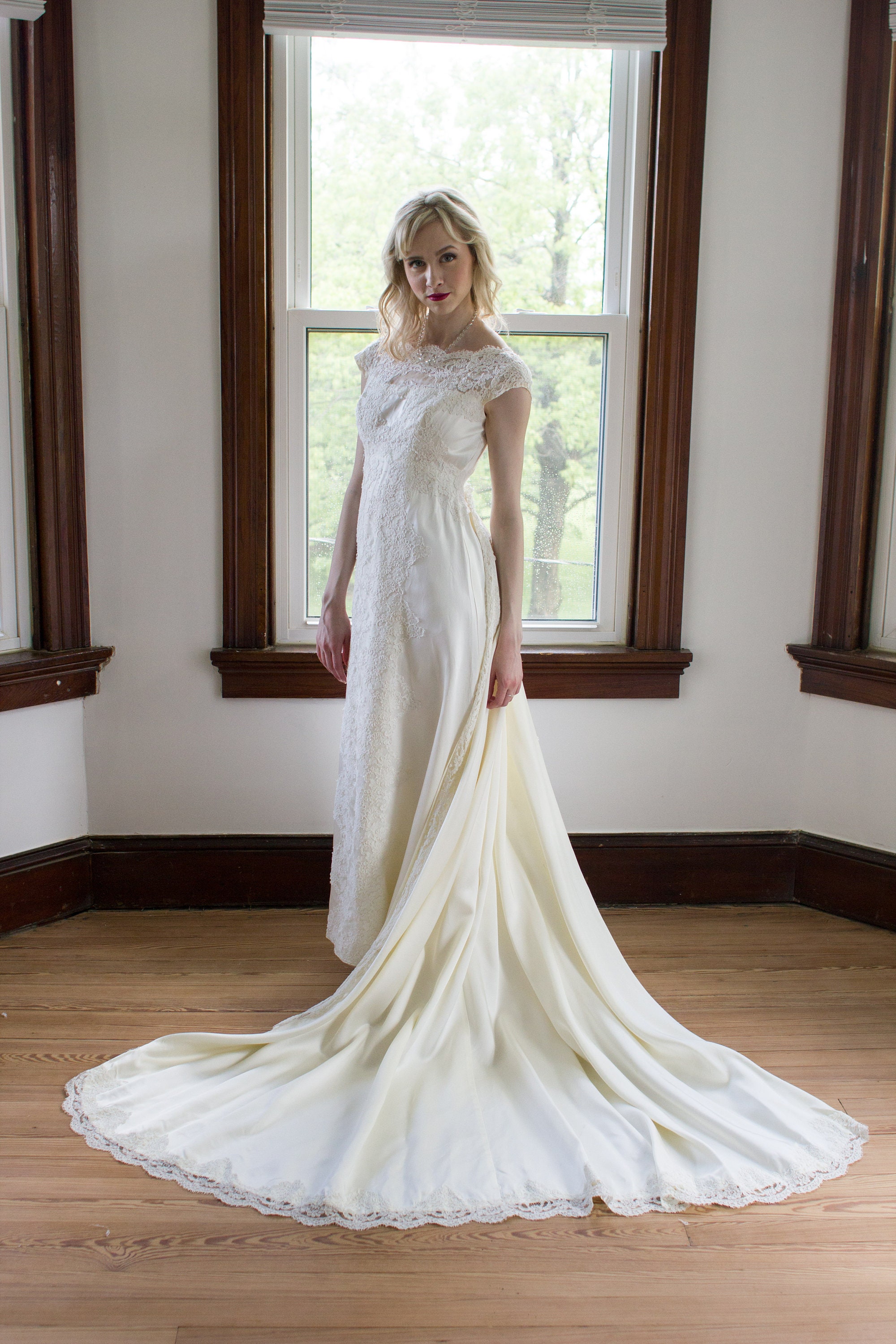 Vintage wedding dress designer cheap