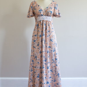 1970's Floral Maxi Dress / Flutter Sleeves / Open Back / Size S/M - Etsy