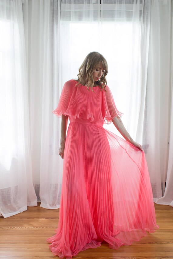 1970's hot pink pleated chiffon dress / Size