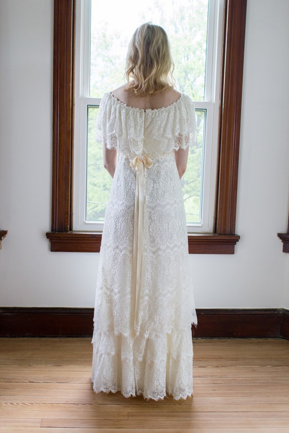 Vintage 1970's  boho lace wedding dress / off the… - image 3