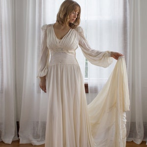 1930er Jahre Brautkleid aus Seidenchiffon und Spitze / Ballonärmel / Größe XS