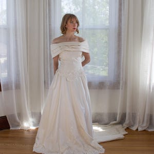 1990&#39;s satin taffeta off-the-shoulder wedding gown / Galina / size Medium / basque waist / drop waist / champagne