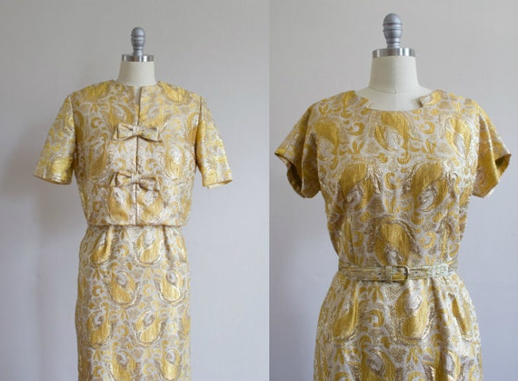 1950's Metallic Gold Wiggle Dress / Matching Jack… - image 1