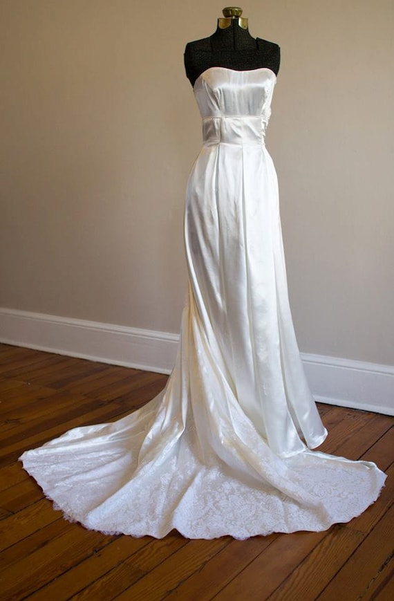 Vintage 1950's Glamour satin and lace Wedding Gow… - image 5
