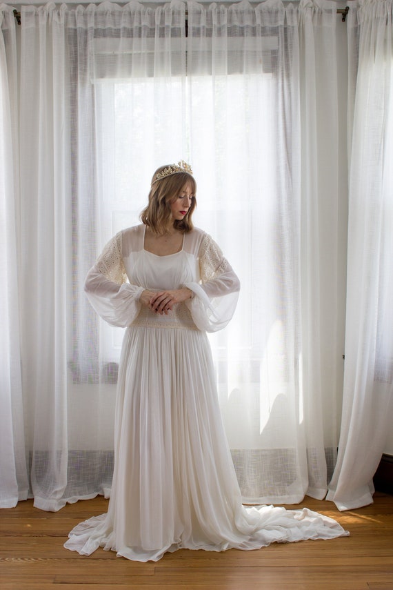 Ethereal 1930's balloon sleeve net wedding gown / size M