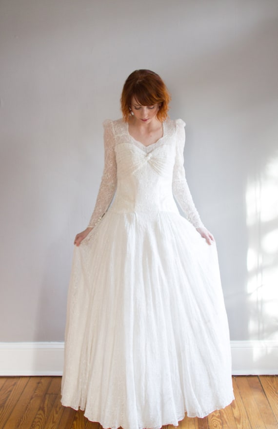 1930's Lace long sleeve wedding gown / Size XS Sm… - image 1