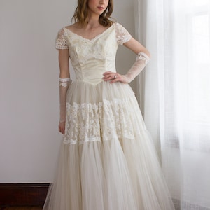 1950&#39;s designer tea length wedding gown with fingerless gloves / Size XS