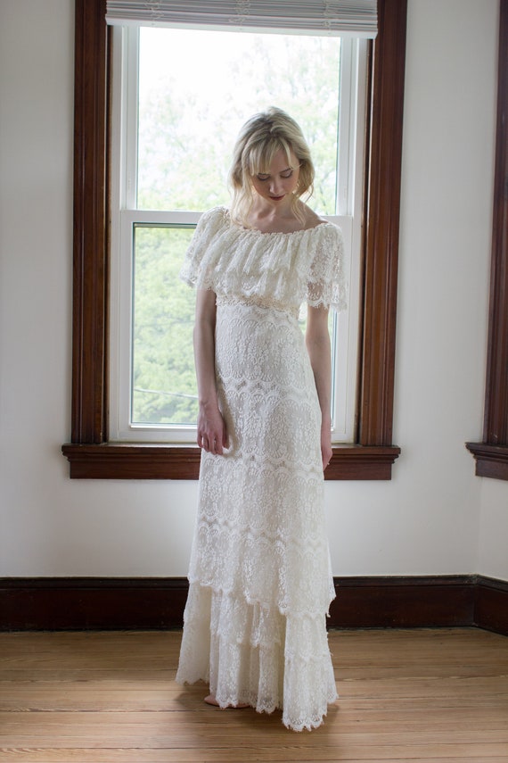 Vintage 1970's  boho lace wedding dress / off the… - image 4