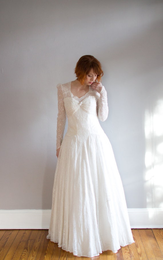 1930's Lace long sleeve wedding gown / Size XS Sm… - image 3