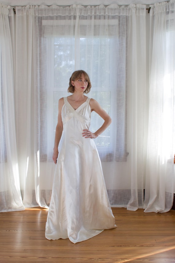 old hollywood satin wedding dresses Silky Satin Retro Hollywood Style Wedding Dress