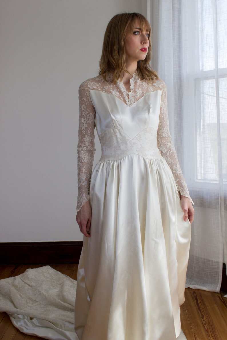 Elegant 1950's Wedding Gown / Satin / Lace / Size XS S / | Etsy