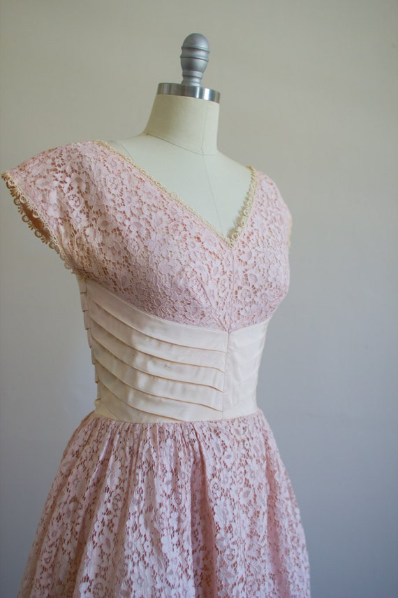 1950's Lace / Pink / Peach Party Dress / Size M - image 2