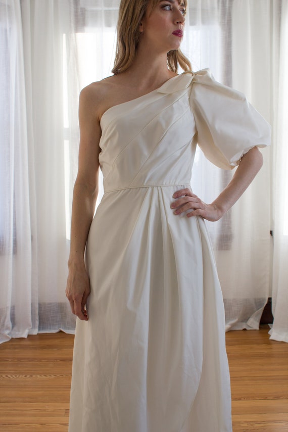 1980's puffed sleeve one shoulder wedding dress /… - image 8