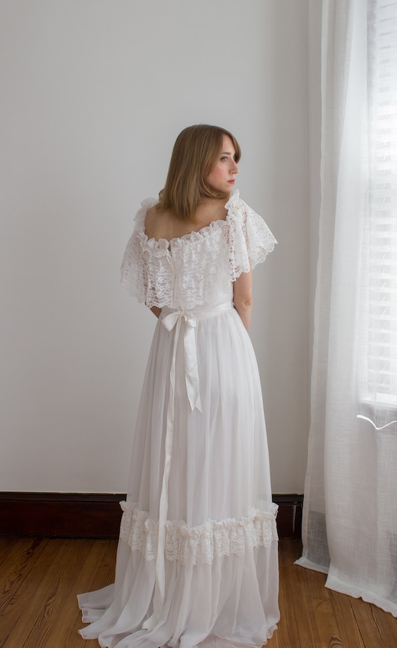 Vintage boho off the shoulder wedding gown / 1970… - image 3