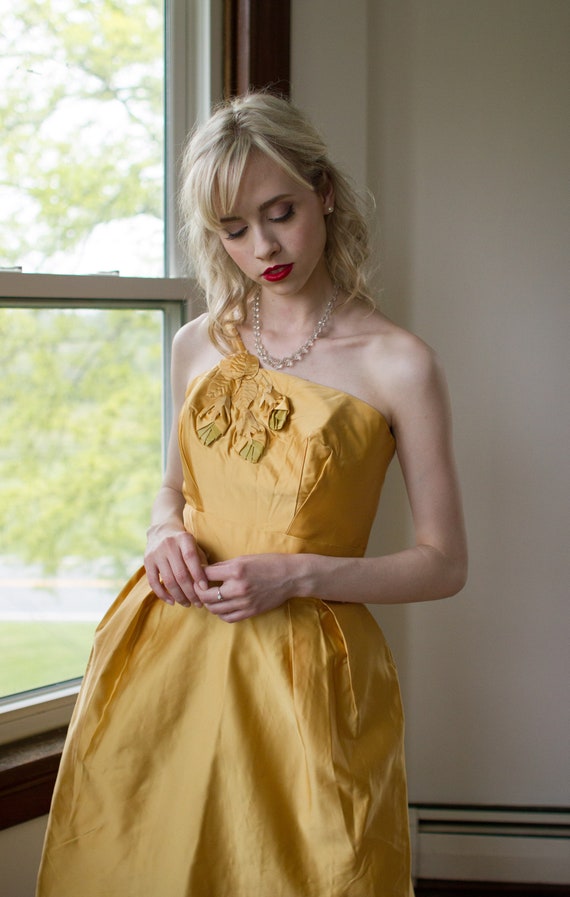 Late 1950's mustard yellow cocktail dress / new ol