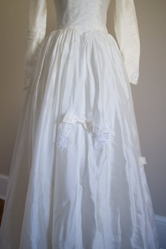 1950's Embellished Silk Wedding Gown / Size XS S … - image 4