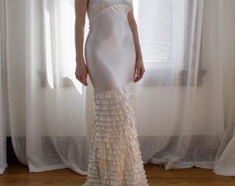 Vestido de satén líquido de los años 30 con corte al bies y volantes / flamenco / talla XS