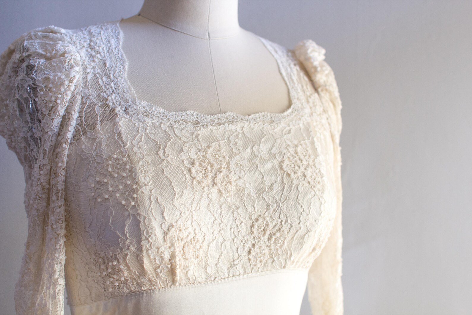 1940's Delicate Lace and Satin Wedding Gown / Illusion - Etsy