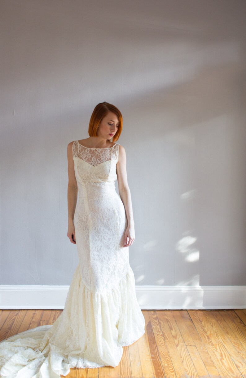 best wedding gown for hourglass shape
