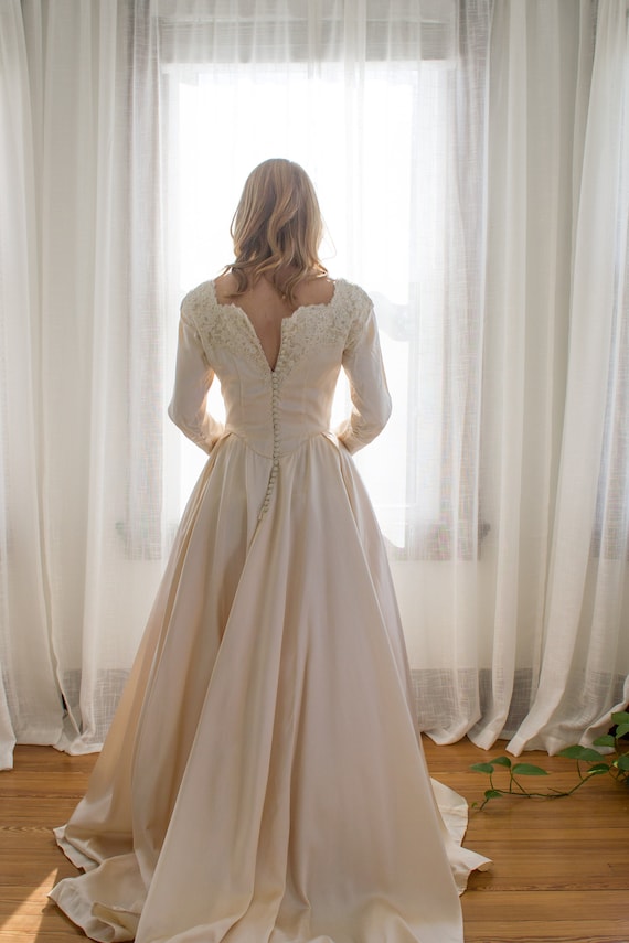Vestido de novia de manga larga de satén de la duquesa de 1950 - Etsy México Vestido de novia de manga larga de satén de la duquesa de 1950 - Etsy México