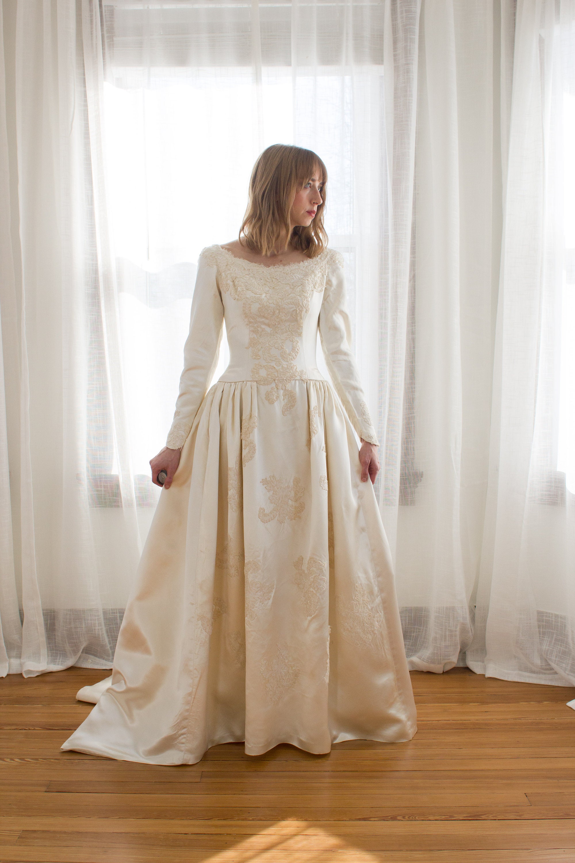 1950年代カリフォルニアヴィンテージウエディングドレス il_fullxfull.2190136120_2vnw.jpg