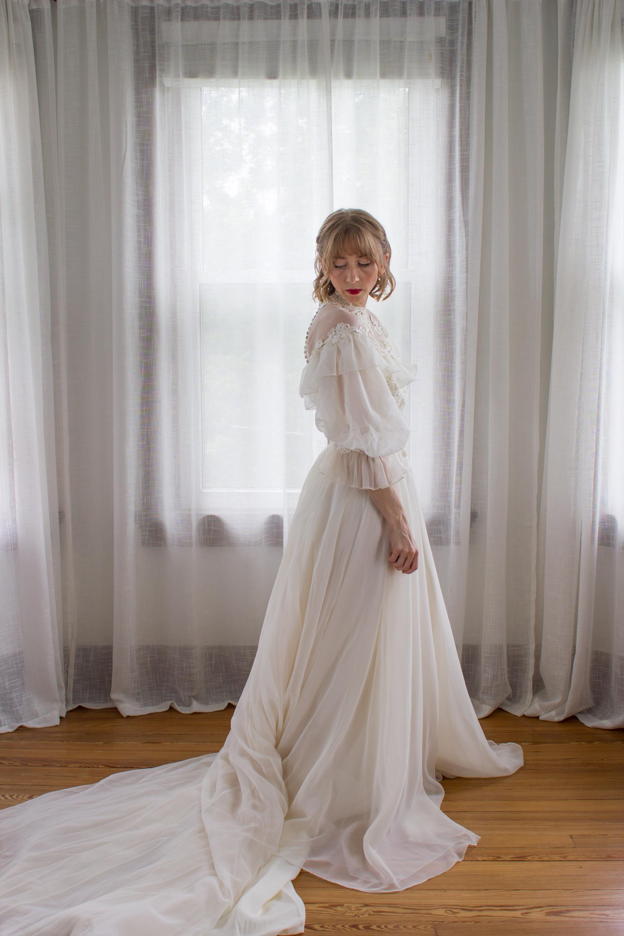 1980's Victorian Style Wedding Dress / Alfred Angelo / Cottagecore
