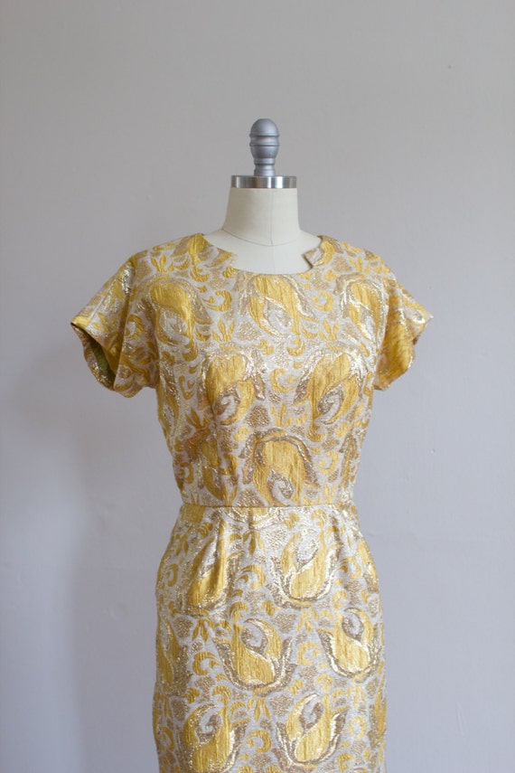 1950's Metallic Gold Wiggle Dress / Matching Jack… - image 4