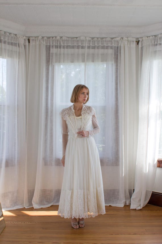 chinese dress ladies Vera Wang Bride Fleur