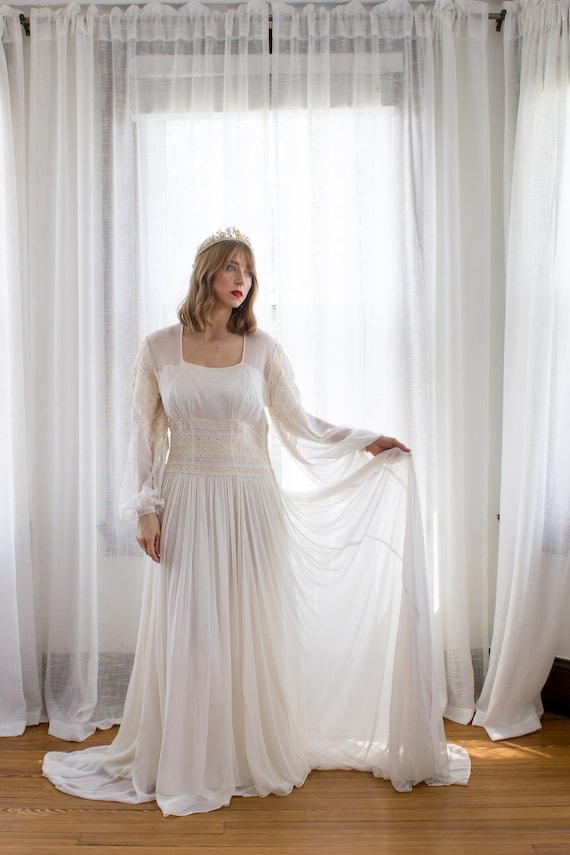 1930s Art Deco Balloon Sleeve Wedding Dress