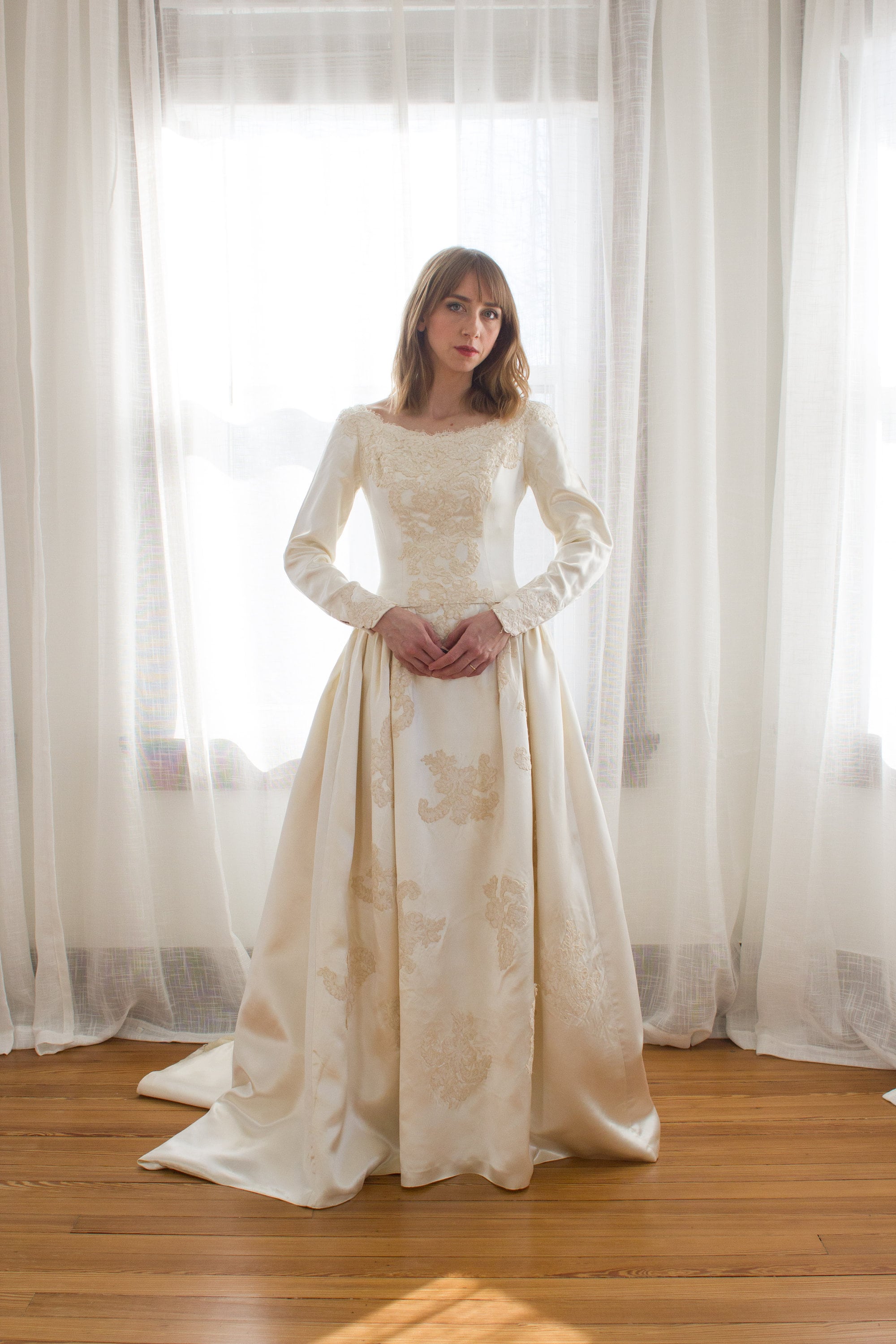 1950 年代のサテン刺繍レースのウェディング ドレス / サイズ XS