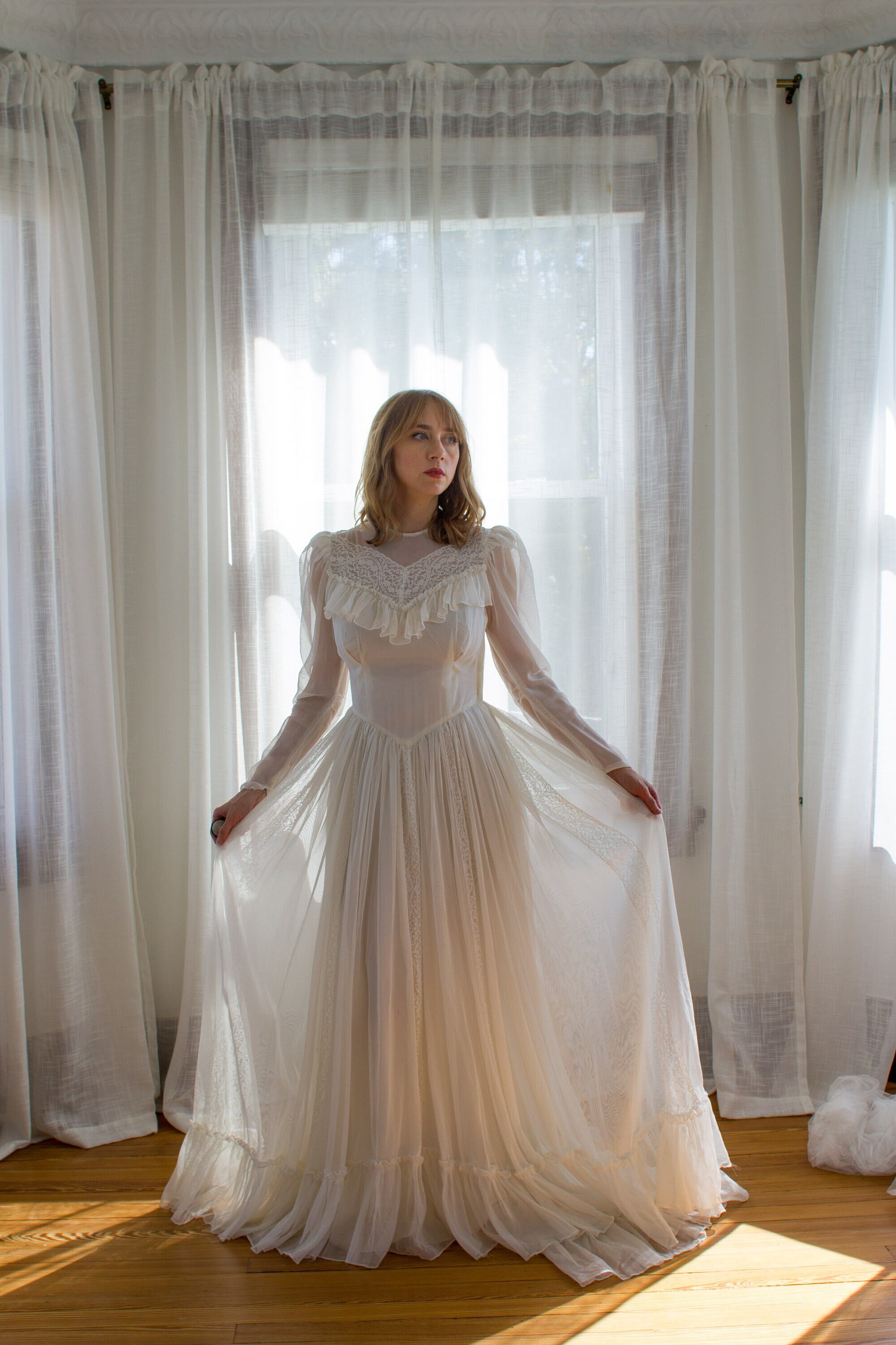 アンティーク雑貨 Vintage Tulle Dress deadstock. il_fullxfull.5561786109_5qpv.jpg