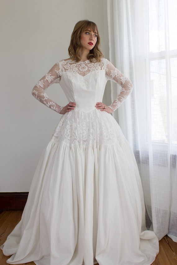 1950's lace long sleeved taffeta wedding dress / s