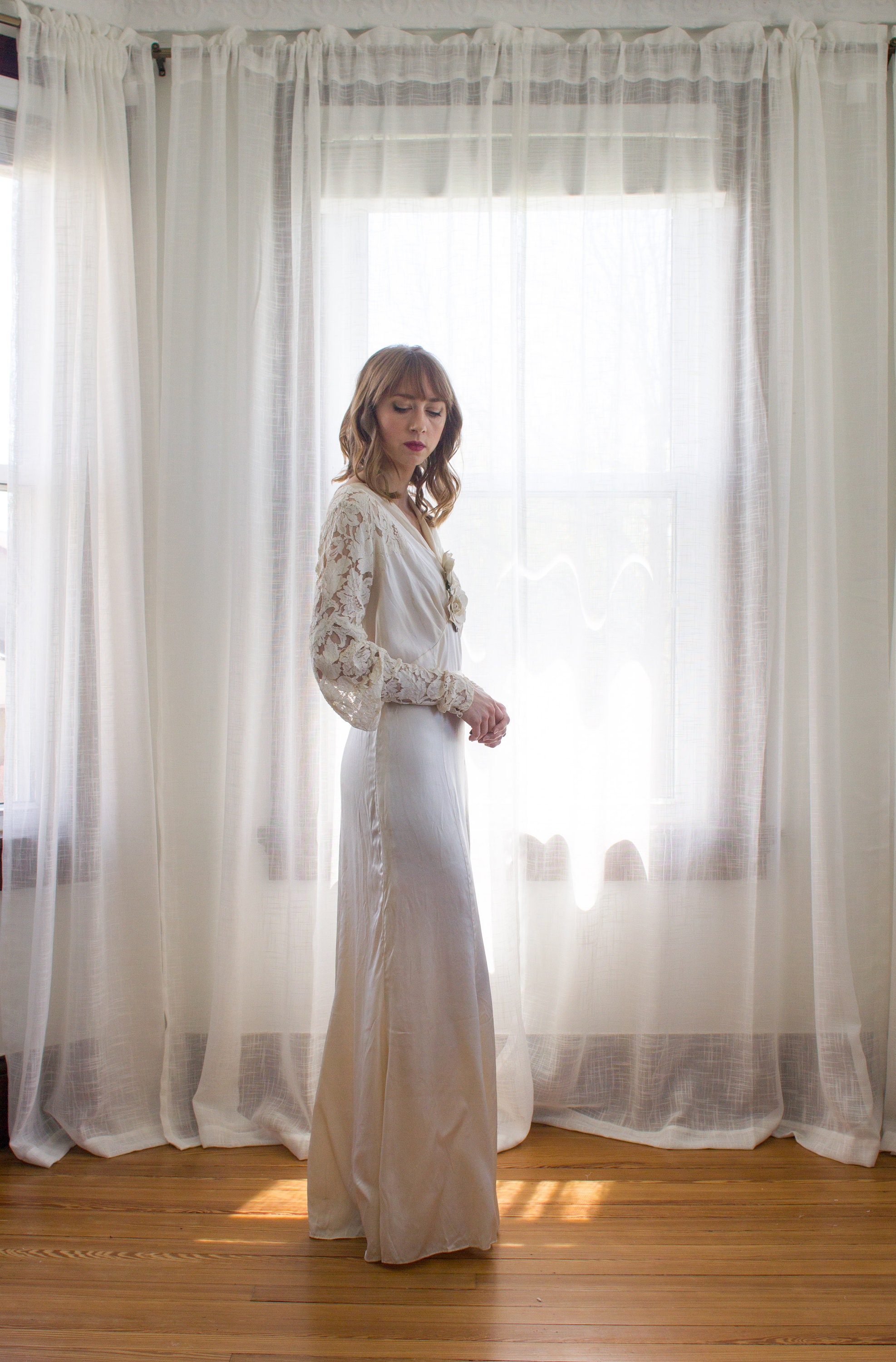 1930's silk art deco wedding dress / size medium / lace / long sleeves / antique gown