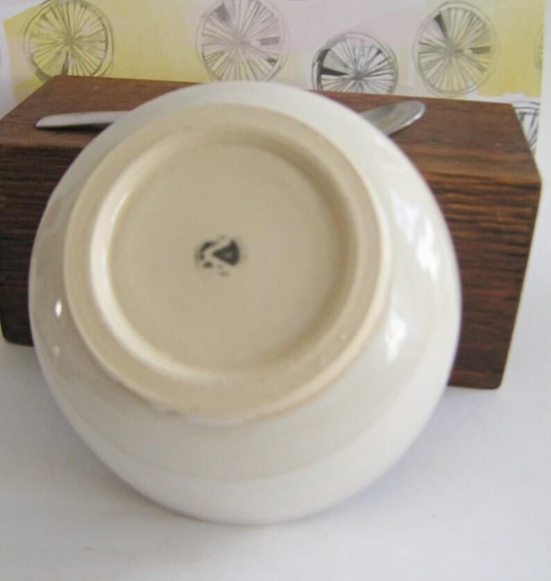 Handmade Stoneware 400 ml Mug with Quince Flower Detail