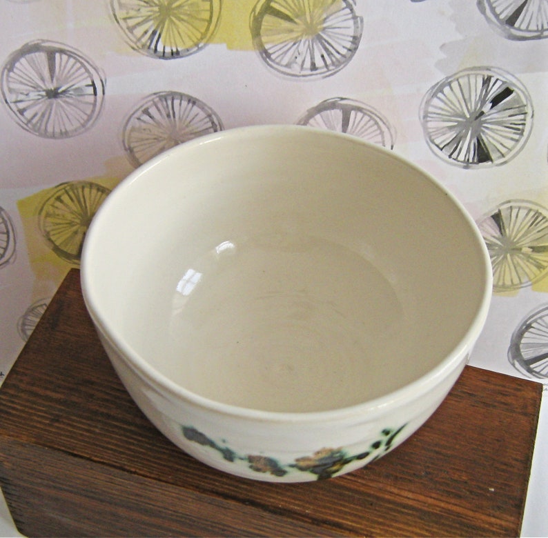 Handmade Stoneware 400 ml Mug with Quince Flower Detail