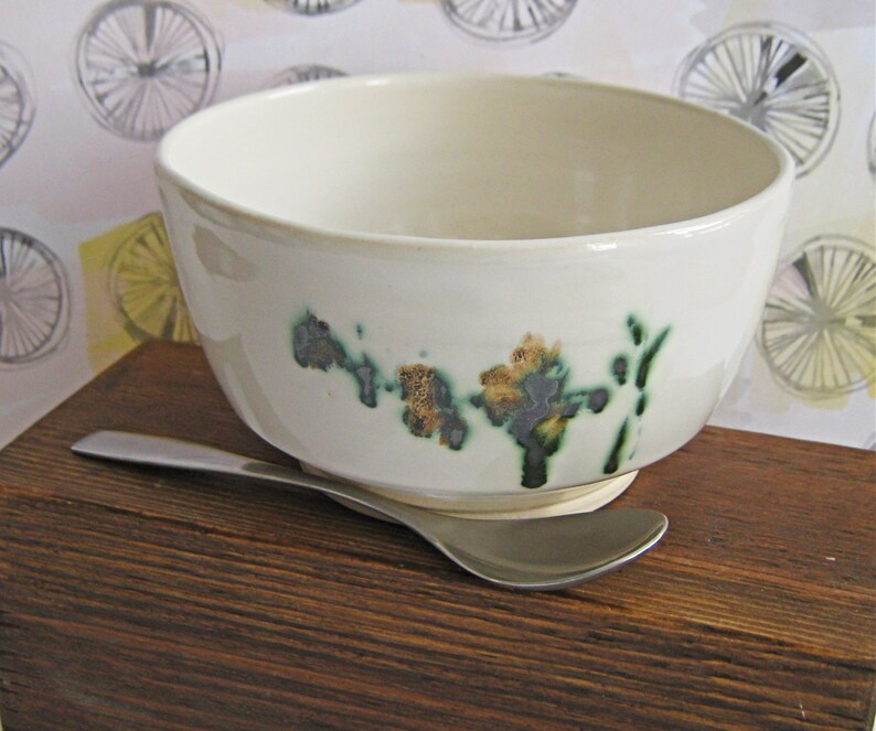 Handmade Stoneware 400 ml Mug with Quince Flower Detail