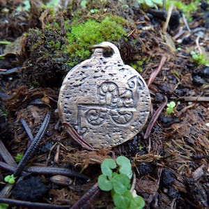 "Schottische piktische Kreuzotter ""Felsen-Kunst-Bronze"" Anhänger."