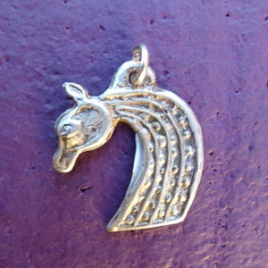 Pingente de prata esterlina de cavalo anglo-saxão