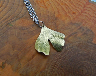 Hammered ginkgo necklace, hammered brass small ginkgo leaf, stainless steel chain and finishing, Japanese tree, leaf necklace