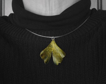 Hammered ginkgo necklace, hammered coloured aluminum ginkgo leaf, stainless steel chain finishing, Japanese tree, leaf necklace